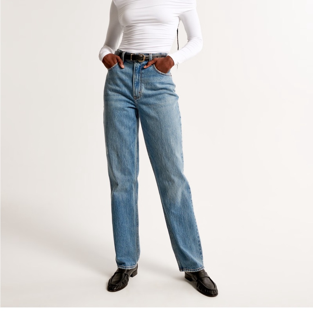Abercrombie 90’s Straight High Rise Jeans